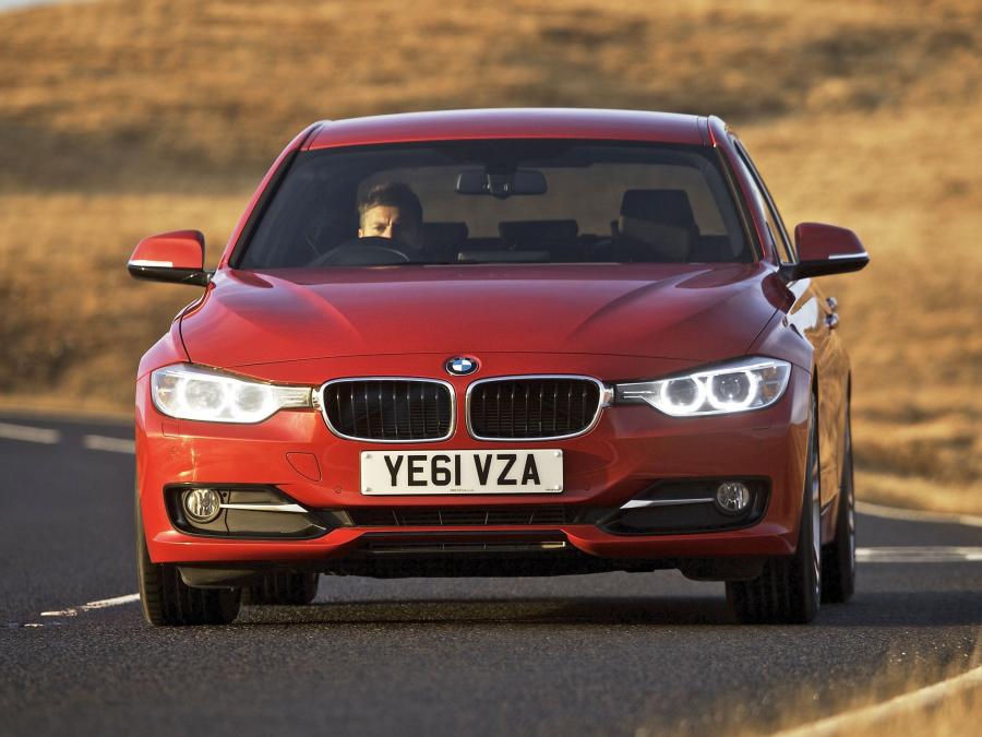  BMW 320d Sedan Sport Line 2012 года  (UK) (фото 9 из 16)